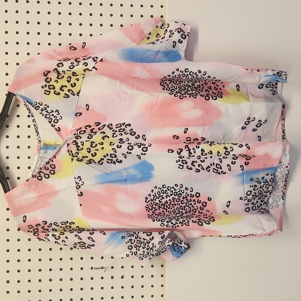 WOMEN'S animal print water color mixed print top size small great condition